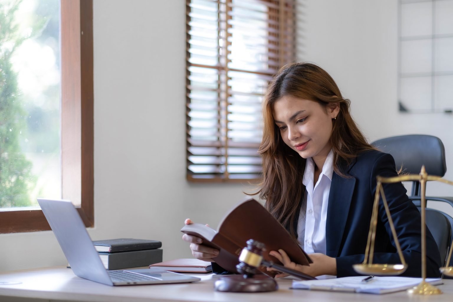 Descubre las ramas del derecho y encuentra tu especialidad con la Licenciatura en Ciencias Jurídicas y Sociales de USAP